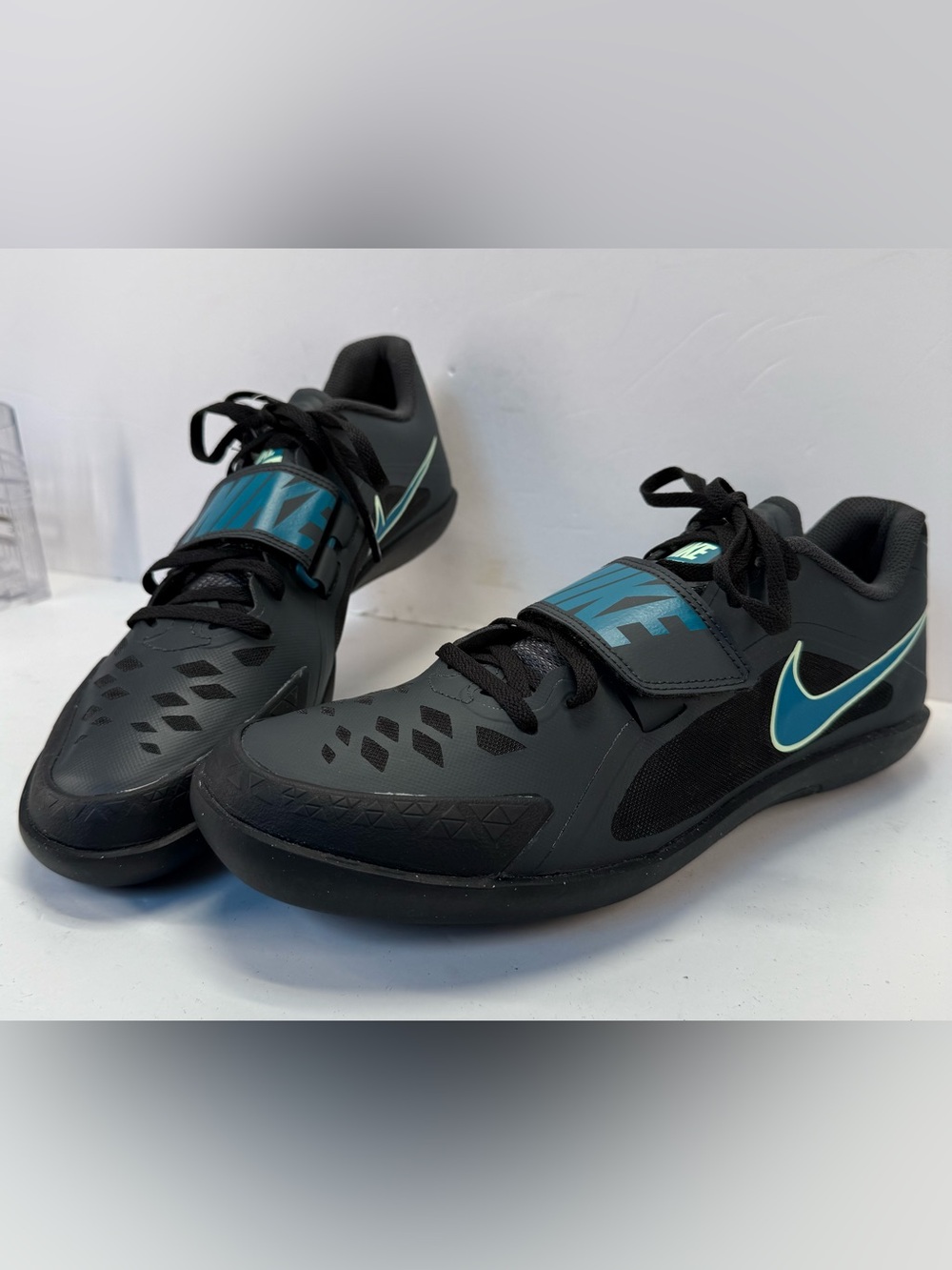 NWT Nike mens track Zoom Rival SD 2 Black Sneakers with Teal Accents size 10